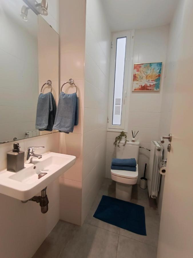 Private Rooms In Born Barcelona Exterior foto