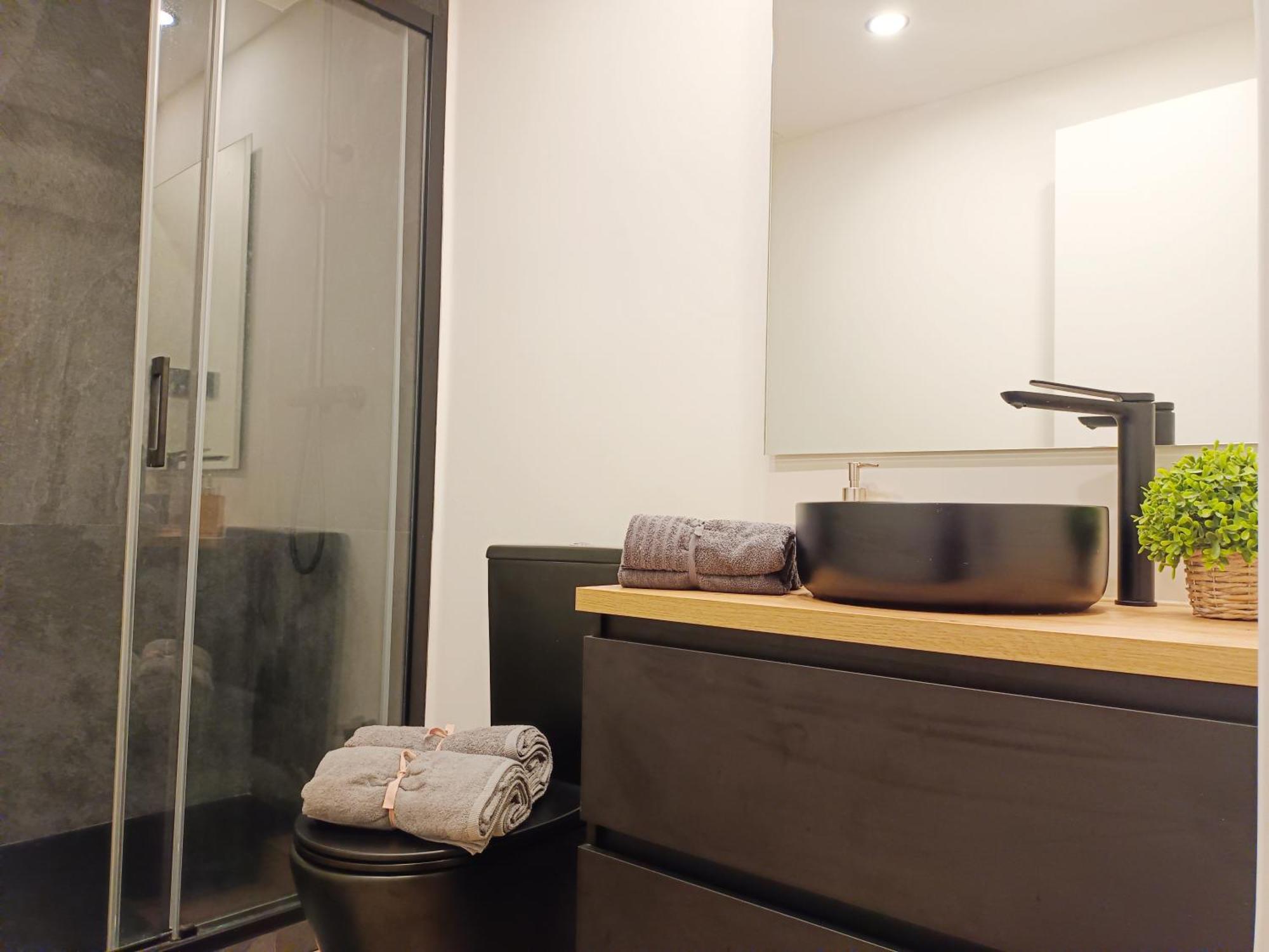 Private Rooms In Born Barcelona Exterior foto